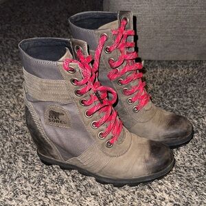 Sorel Women's Lexie Wedge Quarry Gray Pink Laces  Leather Canvas Boots SZ 8.5